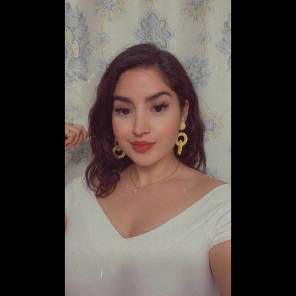 Meet your Posher, Alexandra - Picture 1 of 1